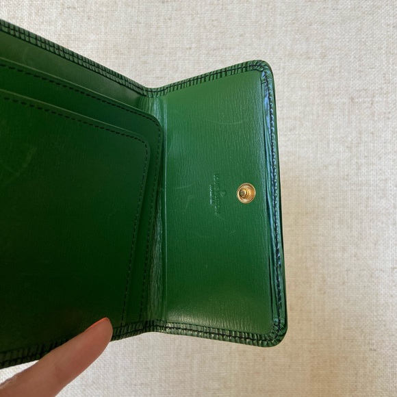 Louis Vuitton Green Epi Elise Wallet - Picture 11 of 11